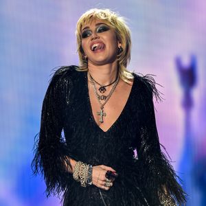 Nicht mehr Single? Miley Cyrus mit neuem Mann gesichtet