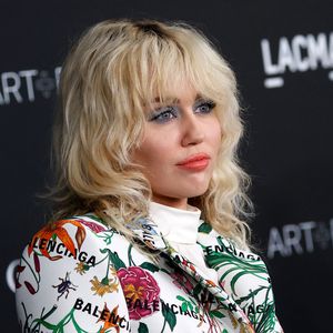 "Flowers" von Miley Cyrus sollte ursprünglich anders klingen