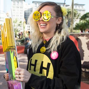 Wie süß! Miley Cyrus zeigt sich als kleines Cheerleader-Girl