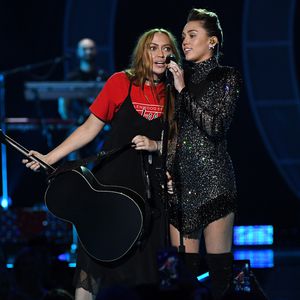Nun spricht Cyrus-Schwester Brandi über Miley-Liam-Trennung
