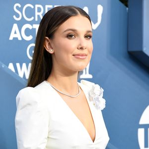 Seltsame Angewohnheit: Millie Bobby Brown bellt am Filmset