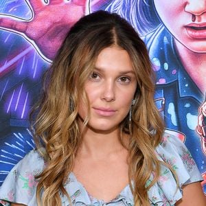 Von Fan bedrängt: Millie Bobby Brown weint in Videoclip!