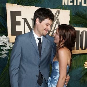 Millie Bobby Brown verliebt mit Jake Bongiovi bei Premiere