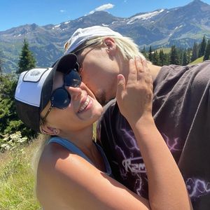Wander-Auflug: Millie Bobby Brown turtelt mit Jake Bongiovi