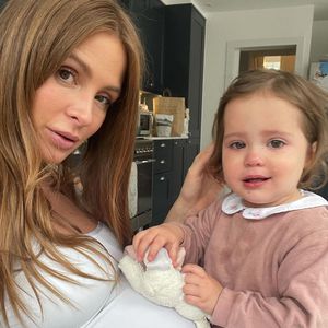 Millie Mackintoshs Kind Sienna hat Hand-Fuß-Mund-Krankheit