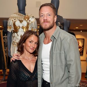 Minka Kelly weicht Fragen zu ihrem Partner Dan Reynolds aus