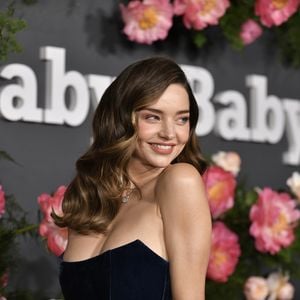 Miranda Kerr sieht das Muttersein als lohnende Erfahrung
