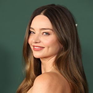 Nach Baby topfit: Miranda Kerrs glamouröser Auftritt in Rosa