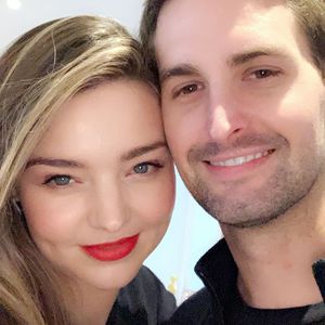Miranda Kerr teilt seltenes Liebes-Selfie mit Ehemann Evan!