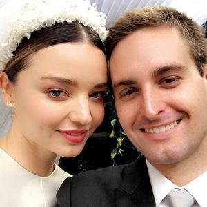 Zum fünften Hochzeitstag: Miranda Kerr teilt süßes Paarfoto