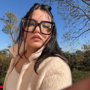 Influencerin Misha Agrawal stirbt mit 24 Jahren durch Suizid