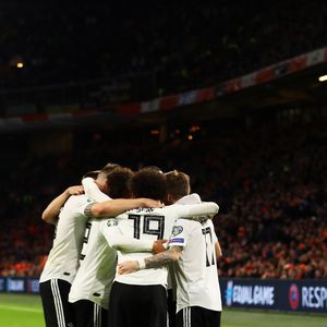 Wegen Corona: Fußball-EM wird um ein Jahr verschoben!