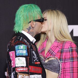 So lange daten sie schon! Avril und Mod Sun haben Jahrestag