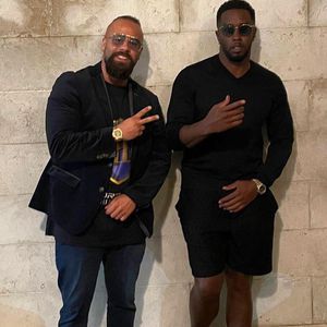 Von deutschem Designer: P. Diddy kauft Luxus-Schlangenjacke