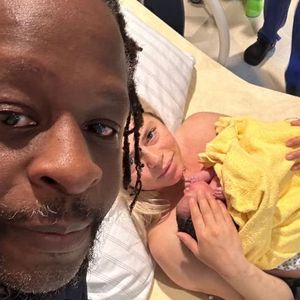Mola Adebisi und Adelina sind erstmals Eltern geworden!