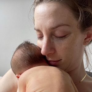 "Überglücklich und verliebt": Molly Bernards Baby ist da!