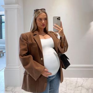 Bettruhe: Schwangere Molly-Mae Hague hat unklare Krankheit