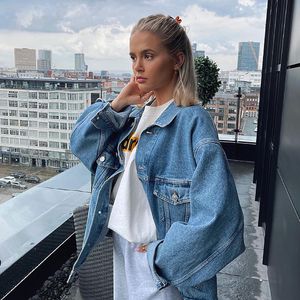 Dicker Knoten am Ringfinger: Molly-Mae Hague ist beunruhigt