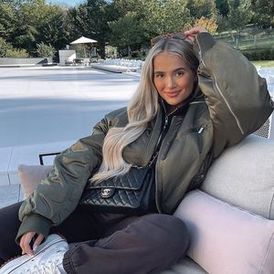 So versteckte Molly-Mae Hague ihren kugelrunden Babybauch
