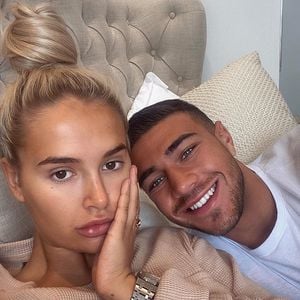 UK-"Love Island"-Star: Freund bricht ihr aus Versehen Nase!