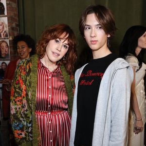Molly Ringwald und Sohn Roman begeistern auf dem Catwalk