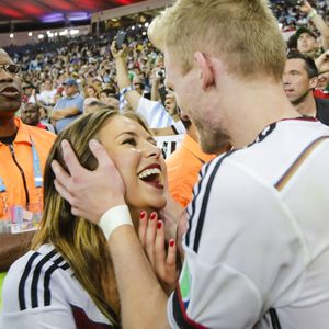 Was ist da los? Montana löscht Verlobungsbild mit Schürrle!