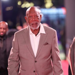 Morgan Freeman begeistert: Dino-Doku kommt bei Fans super an