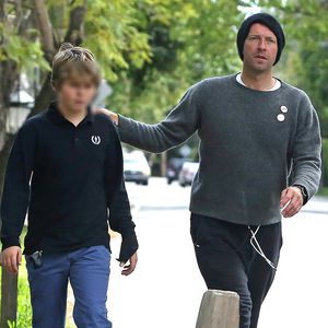 14. Geburtstag: Chris Martin und Sohn Moses gehen spazieren