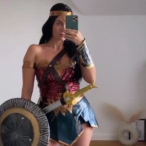 Wow! Nadine Klein präsentiert ihr supersexy Halloween-Outfit