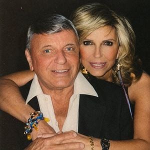 Nancy Sinatra ehrt Frank Sinatra 28 Jahre nach seinem Tod