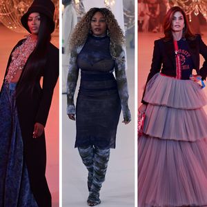 Stars wie Naomi Campbell ehren Virgil Abloh bei Mo­den­schau