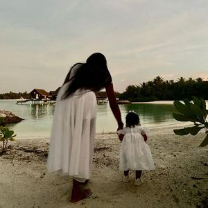 Selten: Naomi Campbell zeigt sich mit Töchterchen im Netz