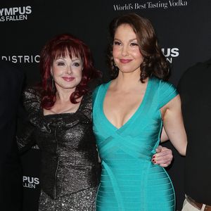 Ashley Judd erinnert sich an den Suizid ihrer Mutter zurück