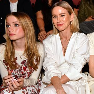 Selten! Naomi Watts bringt ihr Kind Kai zu Dior-Event mit