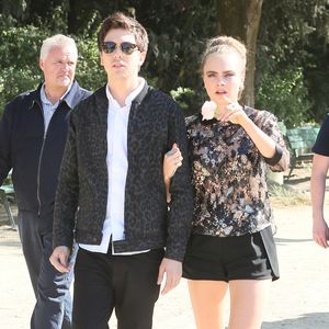 Wer ist Cara Delevingne? Co-Star Nat Wolff total ahnunglsos