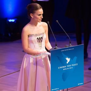 Natalie Portman glamourös trotz Express-Frisur!