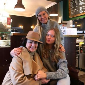 Neu-Mama Cheyenne Ochsenknecht teilt Drei-Generationen-Bild