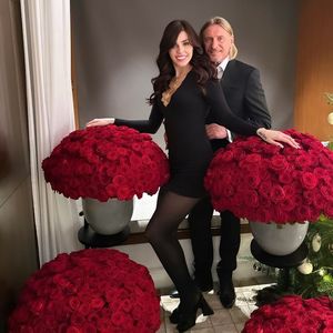 Zum Geburtstag: Nathalie Volk bekommt 1001 Rosen von Frank