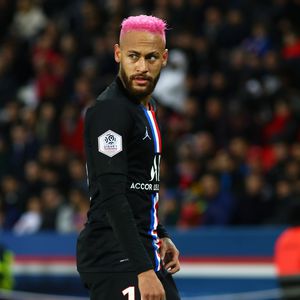 Knallpink! Neymar sorgt mit mutiger Frisur für Aufsehen