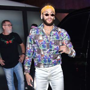 Erkannt? Neymar Jr. posiert im ausgefallenen Hippie-Kostüm!
