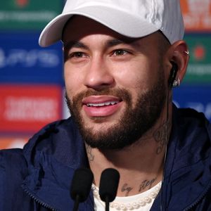 Wollte Neymar Jr. etwa einen Dreier mit Zwillingsschwestern?