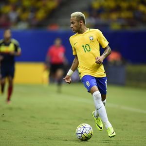 Fußball-Star Neymar: So talentfrei ist er als Sänger!