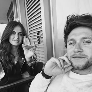 Seltener Anblick: Niall Horan und Amelia turteln am Strand