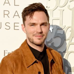 Nicholas Holt bestätigt offenbar die Hochzeitsgerüchte