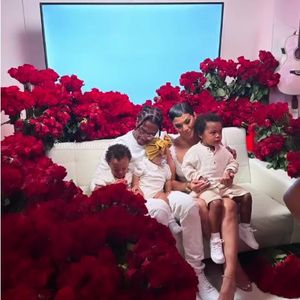 Wow! Nick Cannon überrascht Abby De La Rosa mit 3.000 Rosen