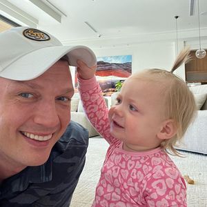 Papa Nick Carter stolz: Seine Tochter Pearl (1) liebt Schule
