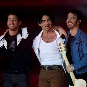 Joe und Nick Jonas packen über ihre Keuschheitsringe aus