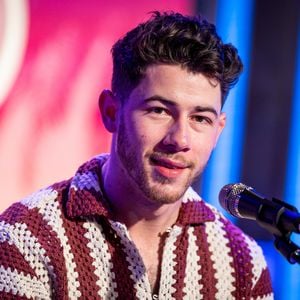 Bühnen-Unglück: Nick Jonas fiel beim Konzert in ein Loch