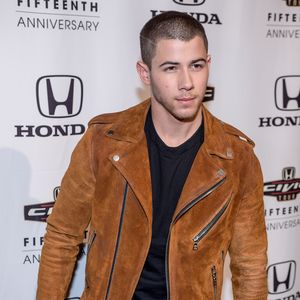 Nach GNTM-Aus: Jasmin tröstet sich mit Nick Jonas!