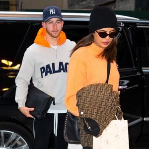 So entspannt verreisen Nick Jonas und Priyanka Chopra!